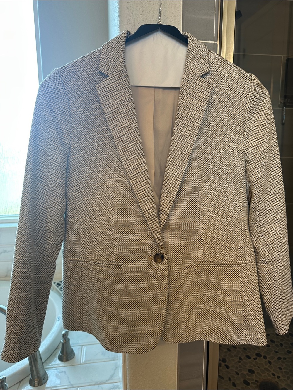 Ann Taylor Textured Knit Single-Button Blazer in Cream and Black